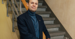 Vladislavs Žurba: "Zināšanas un patriotisms ir ļoti slikta draudzība. Valodniekiem un citiem zinātniekiem ir jāmeklē patiesība, kurai nav nekā kopīga ar patriotismu." Vladislavs Žurba: "Zināšanas un patriotisms ir ļoti slikta draudzība. Valodniekiem un citiem zinātniekiem ir jāmeklē patiesība, kurai nav nekā kopīga ar patriotismu."