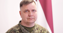 Krīzes vadības centra vadītājs pulkvedis Arvis Zīle. Krīzes vadības centra vadītājs pulkvedis Arvis Zīle.