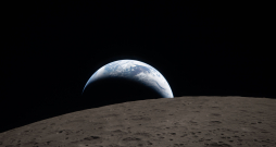 NASA publicē "Artemis II" apkalpes uzņemto Zemes attēlu.