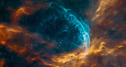 Astrofotogrāfijā – kvēlojoša ūdeņraža gāze ap Volfa-Raijē maiņzvaigzni WR 134, kas atrodas aptuveni 6000 gaismas gadu attālumā no Zemes Gulbja zvaigznājā.