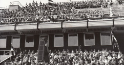 Aprit 36 gadi kopš deputātu sapulces Daugavas stadionā.