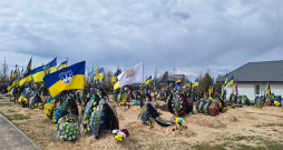 Kritušo Ukrainas karavīru kapi Bučā.