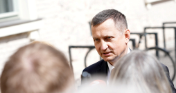 No amata atstādinātais zemkopības ministrs Armands Krauze. No amata atstādinātais zemkopības ministrs Armands Krauze.