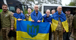 Ukrainā atgriežas vēl 205 gūstekņi. Ukrainā atgriežas vēl 205 gūstekņi.