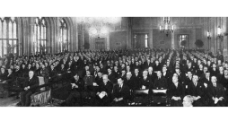 Sanāksme Lielās ģildes zālē jeb "Kongresu namā" 1937. gadā.
