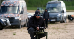 Militārajā poligonā "Sēlija" tiek prezentētas modernākās dronu un pretdronu tehnoloģijas.