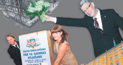 Valsts prezidenta Valda Zatlera 2011. gada 28. maija lēmums rosināt parlamenta atlaišanu sabiedrībā tika uzņemts ar diezgan lielu entuziasmu, iegūstot apzīmējumu "maijpuķīšu revolūcija". Tā paša gada 23. jūlijā notika tautas nobalsošana par 10. Saeimas atlaišanu.