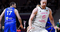 Klāvs Čavars šosezon Azerbaidžānas čempionātā vidēji mačā guva sešus punktus un sešas atlēkušās bumbas, bet Čempionu līgā viņam par punktu un vienu bumbu vairāk. Klāvs Čavars šosezon Azerbaidžānas čempionātā vidēji mačā guva sešus punktus un sešas atlēkušās bumbas, bet Čempionu līgā viņam par punktu un vienu bumbu vairāk.