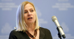 Paula Stradiņa Klīniskās universitātes slimnīcas (PSKUS) valdes locekle Dace Žentiņa piedalās PSKUS 115 gadu jubilejas pasākumā.