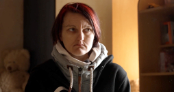 "Ērkšķu" Laura.