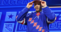 Latvieti Albertu Smitu 2026. gada NHL drafta pirmajā dienā, 2026. gada 26. jūnijā Bufalo (Ņujorkas štatā, ASV), Ņujorkas "Rangers" ar kopējo piekto numuru izvēlējās NHL draftā.