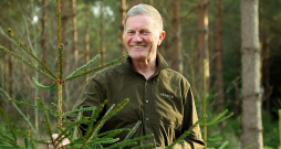 Valdis Viesturs Dreimanis: “Grāmatu rakstīšanu es uztveru kā savu pienākumu. Pienākumu pret medniekiem. Mums jau Latvijā nav medību stāstu.”