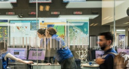 Ārkārtas reaģēšanas koordinēšanas centra (ERCC) kontroles telpa Briselē. Ārkārtas reaģēšanas koordinēšanas centra (ERCC) kontroles telpa Briselē.