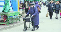 Lai jauno Eiropas valstu, tādu kā Latvija, Lietuva un Igaunija, pensionāriem nodrošinātu adekvātu pensiju līmeni, fondēto uzkrājumu apjomam, proti, 2. un 3. pensiju līmenim, būtu jābūt 10–12% līmenī no katra nākotnes pensionāra algas. Šāds uzkrājumu līmenis spētu kompensēt šo valstu demogrāfisko lejupslīdi un darba spējīgo iedzīvotāju skaita samazinājumu. Latvijā šobrīd 2. pensiju līmenim novirza 5% no obligātajām sociālajām iemaksām, kas ir nepietiekami šāda līmeņa sasniegšanai.