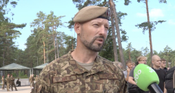 Ilmārs Rešņa, Nacionālo bruņoto spēku pārstāvis. Ilmārs Rešņa, Nacionālo bruņoto spēku pārstāvis.