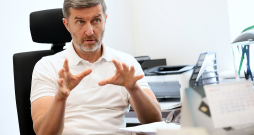 Jānis Vilmanis: "Uzskatu, ka patlaban situācija Neatliekamās medicīnas centrā ir apmierinoša." Jānis Vilmanis: "Uzskatu, ka patlaban situācija Neatliekamās medicīnas centrā ir apmierinoša."