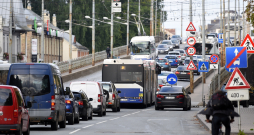 Satiksme Zinību dienas rītā uz Gaisa tilta. Satiksme Zinību dienas rītā uz Gaisa tilta.