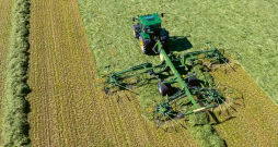 'Krone Swadro TC 1250 Pro' vālotājs.