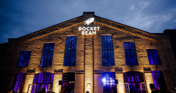 "Rocket Bean" jaunās grauzdētavas atklāšanas pasākums Rīgā.