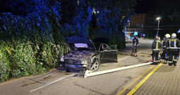 Iereibis ārvalstnieks ar auto lielā ātrumā taranējis DUS. Iereibis ārvalstnieks ar auto lielā ātrumā taranējis DUS.
