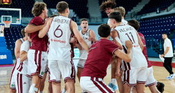 Latvijas U-16 basketbola izlase pēc panākuma pār Grieķiju. Latvijas U-16 basketbola izlase pēc panākuma pār Grieķiju.