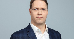 AS "Augstsprieduma tīkls" valdes loceklis Gatis Junghāns: "Augstā no atjaunīgajiem energoresursiem saražotās elektroenerģijas īpatsvara dēļ Baltijas reģions periodiski diennakts gaišajā laikā kļuva par elektroenerģijas eksportētāju nogādājot elektroenerģiju uz Skandināvijas valstīm un Poliju." AS "Augstsprieduma tīkls" valdes loceklis Gatis Junghāns: "Augstā no atjaunīgajiem energoresursiem saražotās elektroenerģijas īpatsvara dēļ Baltijas reģions periodiski diennakts gaišajā laikā kļuva par elektroenerģijas eksportētāju nogādājot elektroenerģiju uz Skandināvijas valstīm un Poliju."