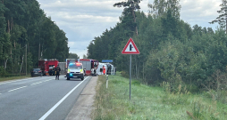 Uz Ventspils šosejas pie Straupciema notikusi smaga avārija, kurā cietuši cilvēki un negadījuma vietā bloķēta satiksme. Uz Ventspils šosejas pie Straupciema notikusi smaga avārija, kurā cietuši cilvēki un negadījuma vietā bloķēta satiksme.