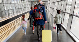 No 2018. līdz 2025. gadam, tātad astoņu gadu laikā, ar reemigrācijas koordinatoru konsultatīvu atbalstu Latvijā atgriezušies 6190 reemigrantu. Daudzi tautieši Latvijā atgriežas arī bez koordinatoru atbalsta – pēc Centrālās statistikas pārvaldes datiem, piemēram, 2025. gadā Latvijā atgriezušies 7,6 tūkstoši reemigranti – Latvijas pilsoņi un nepilsoņi, kā arī iedzīvotāji, kuru valstiskā piederība ir cita, bet dzimšanas valsts ir Latvija. 