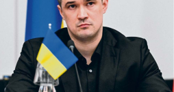 Mihailo Fedorovs ilgstoši bija prezidenta Volodimira Zelenska komandas pārstāvis. Mihailo Fedorovs ilgstoši bija prezidenta Volodimira Zelenska komandas pārstāvis.