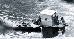 1963. gadā privātpersonas un bijušie nacisti Toplica ezerā mēģināja atrast iespējamo Trešā reiha laupījumu. Šie meklējumi izraisīja apgalvojumus, ka ezera gultnē atrodas zelts un slepeni dokumenti. 1963. gadā privātpersonas un bijušie nacisti Toplica ezerā mēģināja atrast iespējamo Trešā reiha laupījumu. Šie meklējumi izraisīja apgalvojumus, ka ezera gultnē atrodas zelts un slepeni dokumenti.