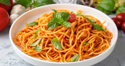 Pasta ar tomātiem.
