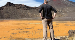 Raksta autors Torgariro vulkāna pakājē.