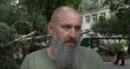 Uģis Šmits, Latvijas Kokkopju-Arboristu biedrības valdes priekšsēdētājs. Uģis Šmits, Latvijas Kokkopju-Arboristu biedrības valdes priekšsēdētājs.