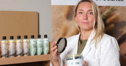 "Vēlos izveidot uzņēmumu, pie kura Eiropas zīmoli nāk ne tikai ražot kosmētiku, bet arī attīstīt jaunus produktus no idejas līdz gatavam produktam. Mums ir liels potenciāls – labi speciālisti, zināšanas, laboratorijas un ražošanas iespējas, tāpēc mēs varam palīdzēt vairot kosmētikas nozares reputāciju arī ārpus Latvijas robežām," saka uzņēmuma "B2Y" vadītāja Asta Velivīte.