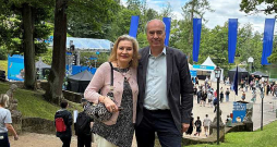 Somijas vēstniece Latvijā Anne Saloranta ar vīru Kari Salorantu. Somijas vēstniece Latvijā Anne Saloranta ar vīru Kari Salorantu.