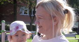 Četru bērnu mamma Sintija Ivanova.