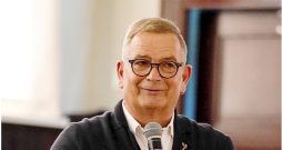 Krīzes menedžeris – tā sevi dēvē Murjāņu sporta ģimnāzijas direktors Sergejs Čevers.