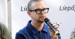 Dmitrijs Petrenko: "Nevienā brīdī negribu būt vadītājs, kurš saka: šis ir mans teātris, es to uzbūvēju, neiešu prom! Arī aktieriem teicu, ka mums ir dots zināms laiks."