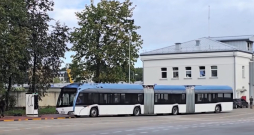 25 metrus garais elektroautobuss. 25 metrus garais elektroautobuss.