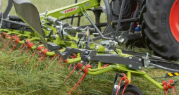 'Claas Volto' siena ārdītājs. 'Claas Volto' siena ārdītājs.