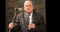 Oļģerts Grāvītis (1926–2015) – komponists, muzikologs, profesors, Triju Zvaigžņu ordeņa virsnieks – 2007. gadā saņēma Lielo mūzikas balvu par mūža ieguldījumu mūzikā. Oļģerts Grāvītis (1926–2015) – komponists, muzikologs, profesors, Triju Zvaigžņu ordeņa virsnieks – 2007. gadā saņēma Lielo mūzikas balvu par mūža ieguldījumu mūzikā.