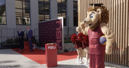 Atvērts RSU jaunais sporta komplekss.