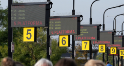 Latvijas Pasažieru pārvadātāju asociācijas organizētā protesta akcija, kuras laikā netiek izpildīti plānotie autobusu reisi Rīgas starptautiskajā autoostā. Latvijas Pasažieru pārvadātāju asociācijas organizētā protesta akcija, kuras laikā netiek izpildīti plānotie autobusu reisi Rīgas starptautiskajā autoostā.