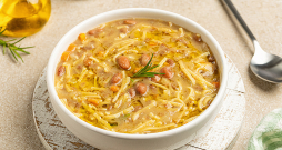 Pupiņu un pastas zupa. Pupiņu un pastas zupa.