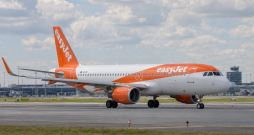 Lidsabiedrība "easyJet". Ilustratīvs attēls. Lidsabiedrība "easyJet". Ilustratīvs attēls.