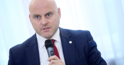 Ministru prezidents Andris Kulbergs. Ministru prezidents Andris Kulbergs.