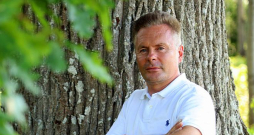 Arnis Muižnieks: "Beidzot ir jāvienojas, cik platību būs dabas aizsardzībai un cik platību būs tādas, kurās meža īpašnieks varēs efektīvi saimniekot." Arnis Muižnieks: "Beidzot ir jāvienojas, cik platību būs dabas aizsardzībai un cik platību būs tādas, kurās meža īpašnieks varēs efektīvi saimniekot."