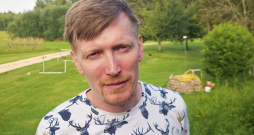 Jānis Liepiņš mednieku kluba "Kalnāji" stūri pārņēmis no sava tēva.