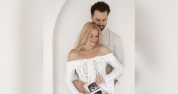 Evija Fogele-Vaļeniece un viņas vīrs Ralfs Vaļenieks. Evija Fogele-Vaļeniece un viņas vīrs Ralfs Vaļenieks.