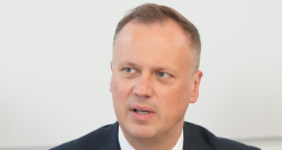 Edgars Tavars. Edgars Tavars.